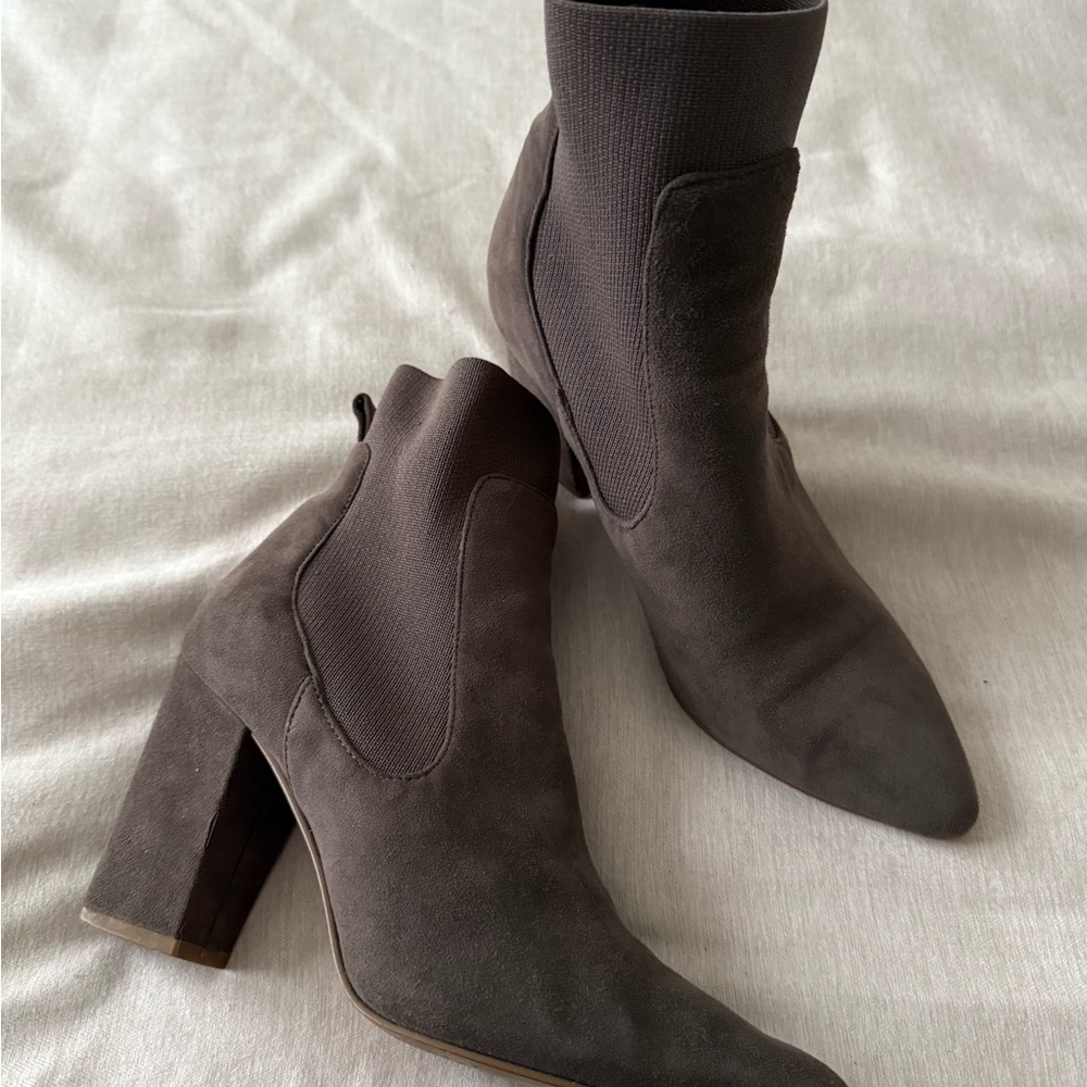 Steve Madden Mauve Heeled Boots with Suede Finish and Block Heel